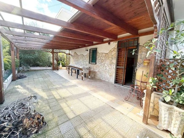 casa indipendente in vendita a Fasano in zona Torre Canne