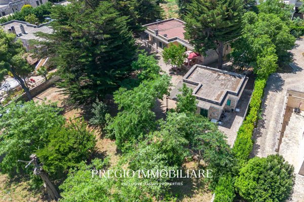 casa indipendente in vendita a Fasano