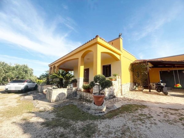 casa indipendente in vendita a Fasano in zona Montalbano
