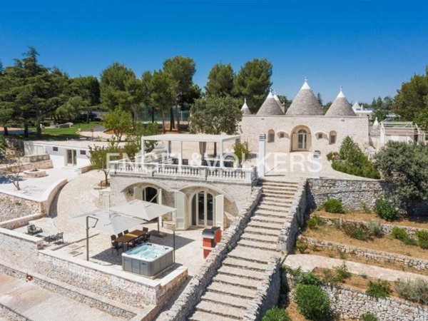 villa in vendita a Fasano in zona Laureto