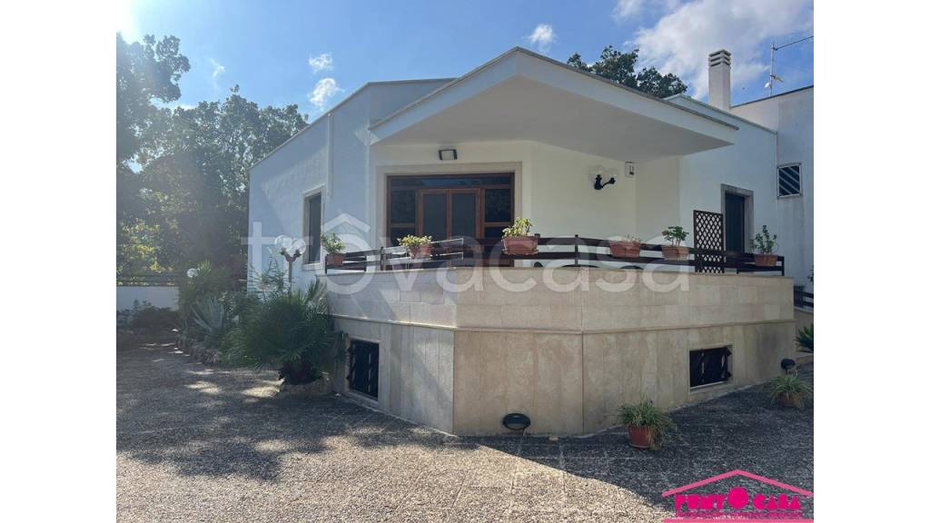 casa indipendente in vendita a Fasano