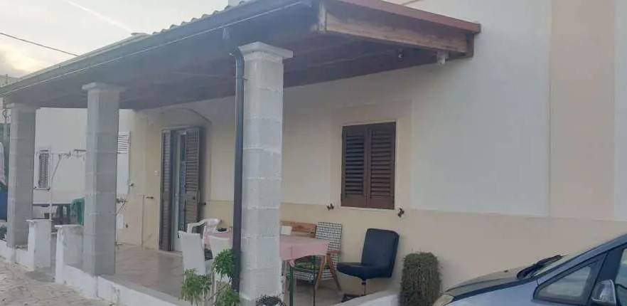 casa indipendente in vendita a Fasano in zona Savelletri