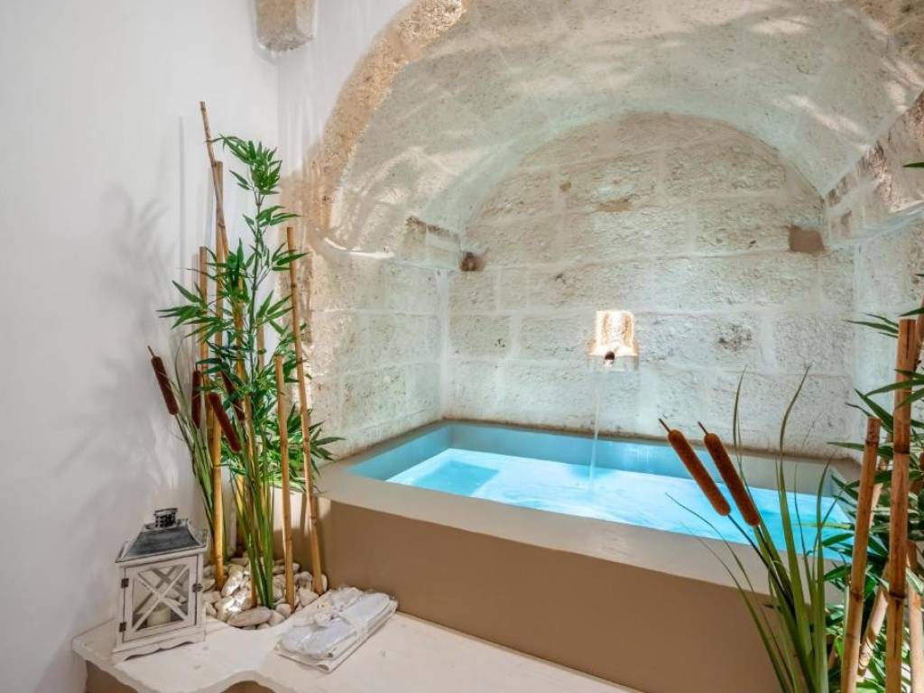 casa indipendente in vendita a Fasano