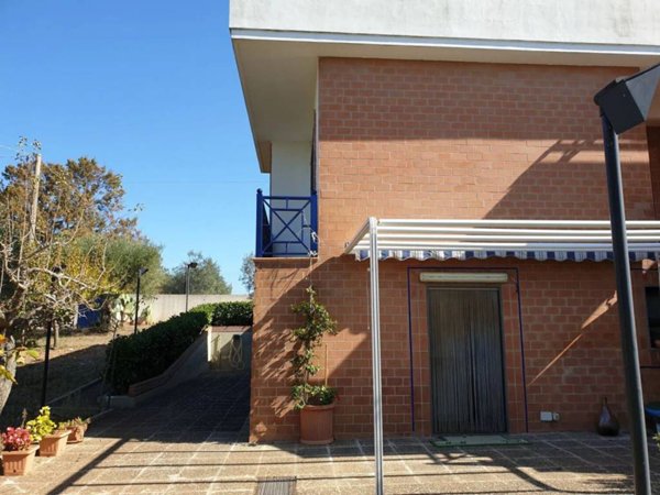 casa indipendente in vendita a Fasano in zona Laureto