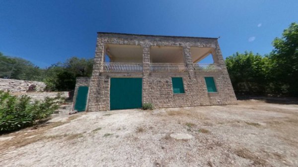 casa indipendente in vendita a Fasano