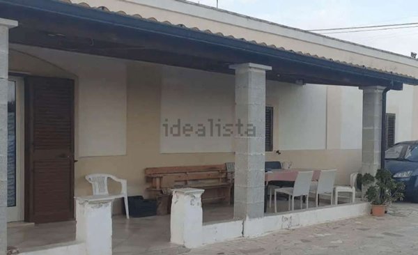 casa indipendente in vendita a Fasano