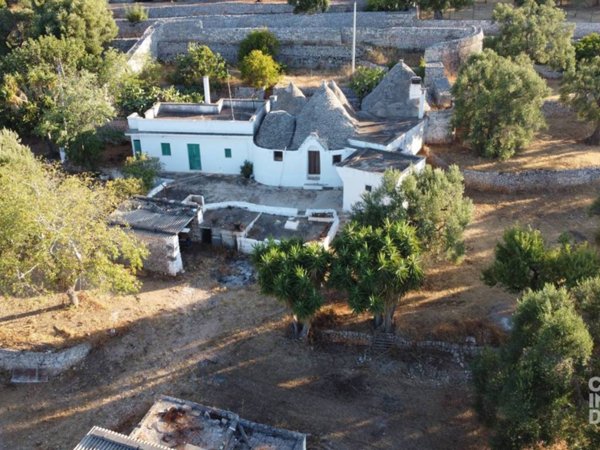 casa indipendente in vendita a Fasano