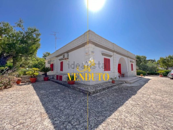 casa indipendente in vendita a Fasano
