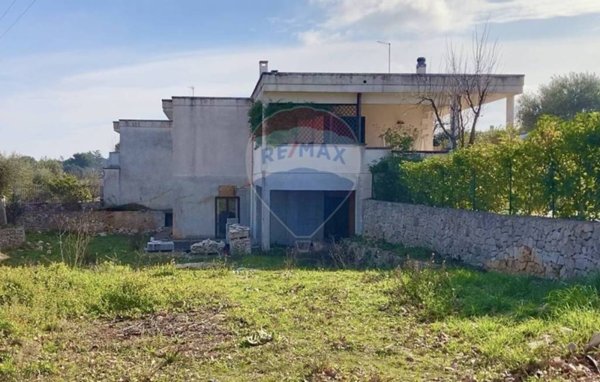 casa indipendente in vendita a Fasano in zona Savelletri