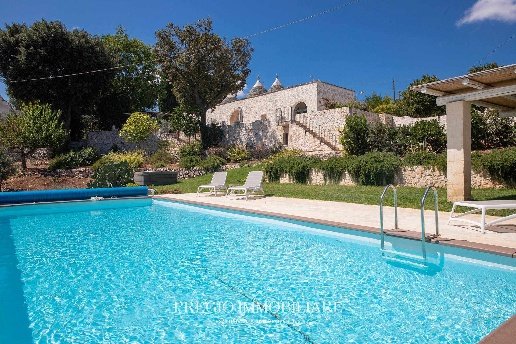 casa indipendente in vendita a Fasano