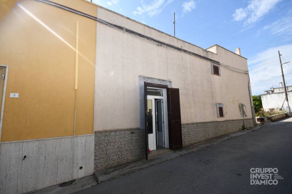 casa indipendente in vendita a Fasano