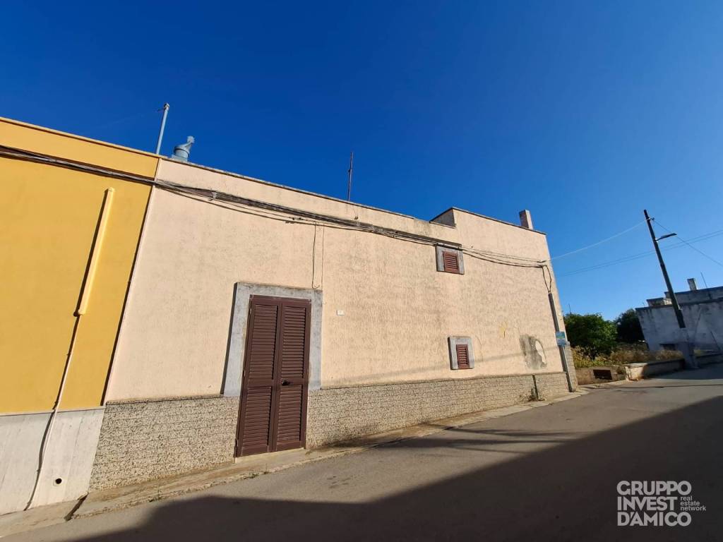 casa indipendente in vendita a Fasano
