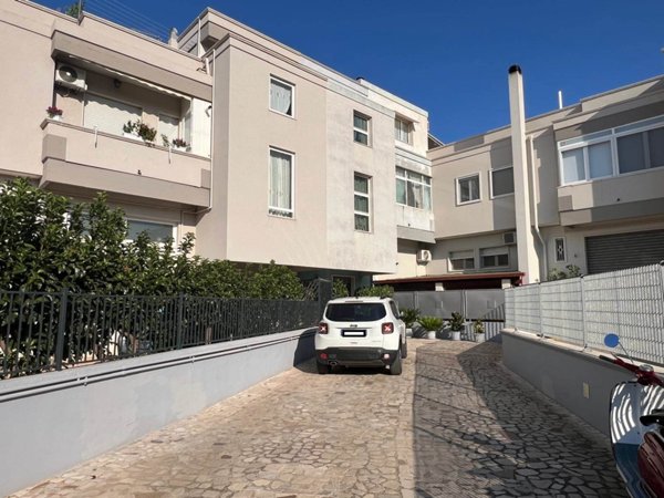 casa indipendente in vendita a Fasano