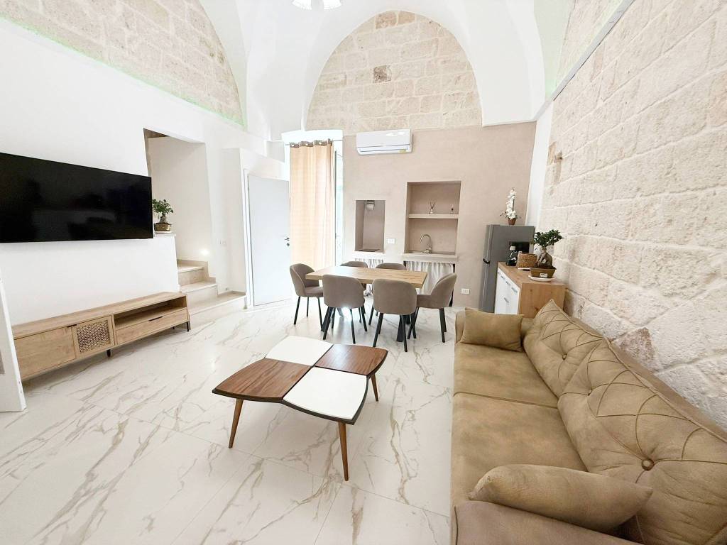 casa indipendente in vendita a Fasano