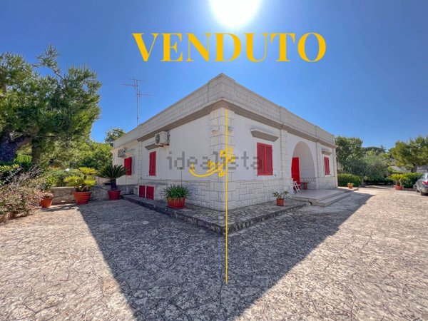 casa indipendente in vendita a Fasano