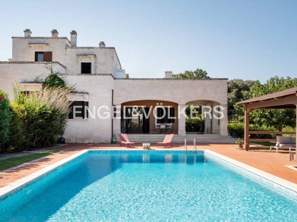 casa indipendente in vendita a Fasano in zona Laureto