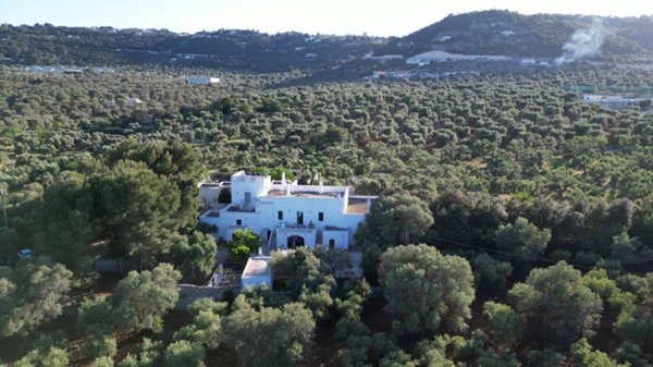 casa indipendente in vendita a Fasano