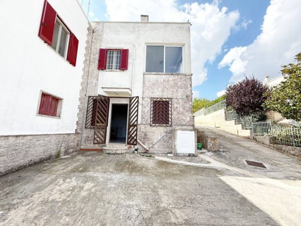 casa indipendente in vendita a Fasano in zona Laureto