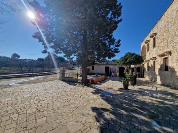 appartamento in vendita a Fasano in zona Laureto