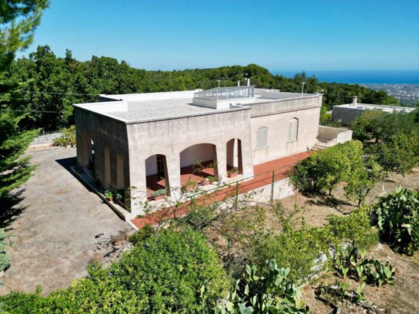 casa indipendente in vendita a Fasano in zona Laureto