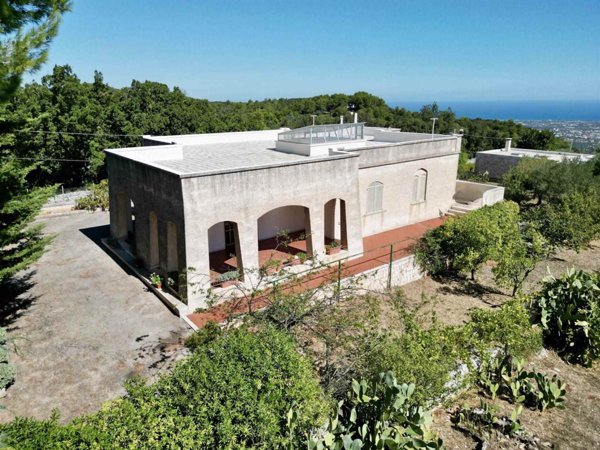 casa indipendente in vendita a Fasano in zona Laureto