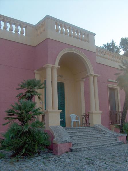 casa indipendente in vendita a Fasano in zona Laureto