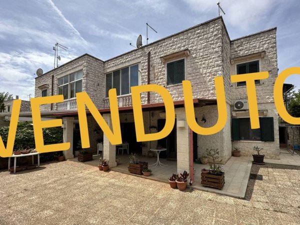 casa indipendente in vendita a Fasano in zona Laureto