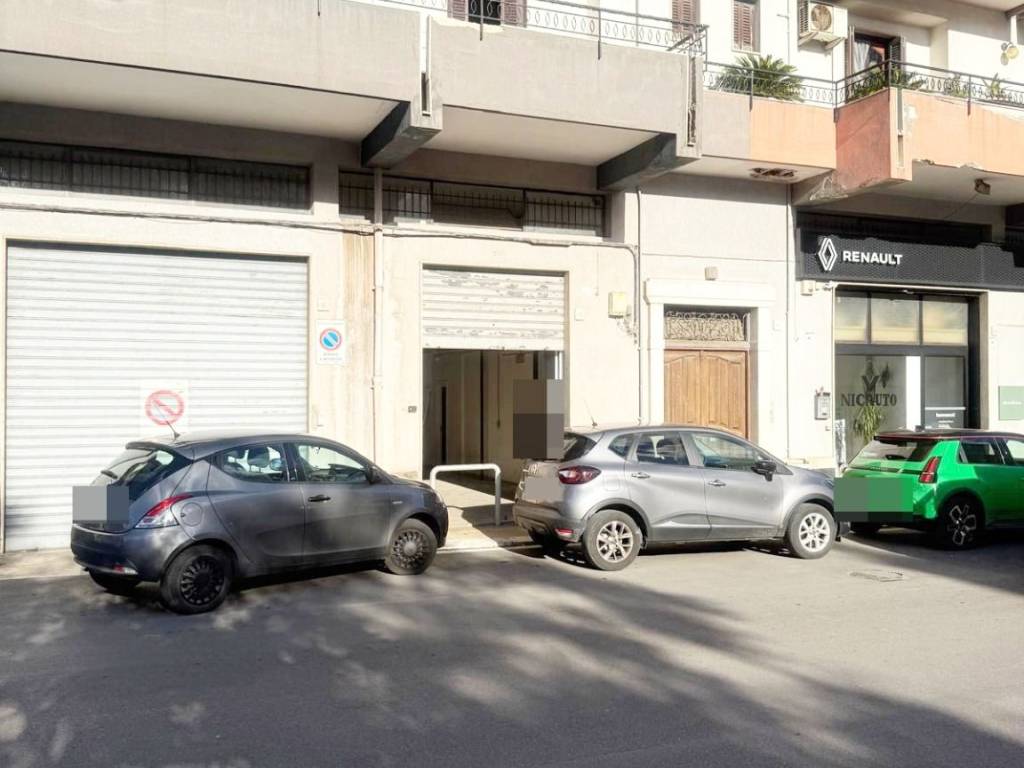 locale commerciale in vendita a Fasano