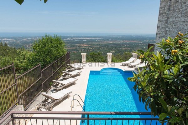 casa indipendente in vendita a Fasano