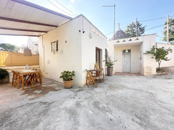 casa indipendente in vendita a Fasano in zona Laureto