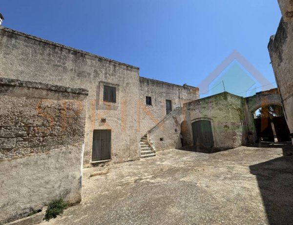 casa indipendente in vendita a Fasano