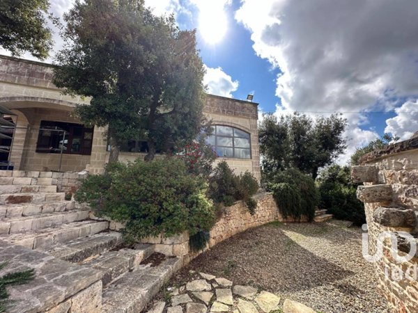 casa indipendente in vendita a Fasano