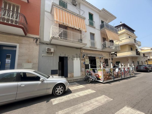 locale commerciale in vendita a Fasano in zona Savelletri
