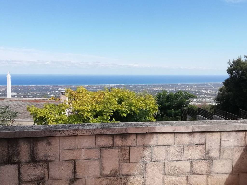 quadrivano in vendita a Fasano in zona Laureto