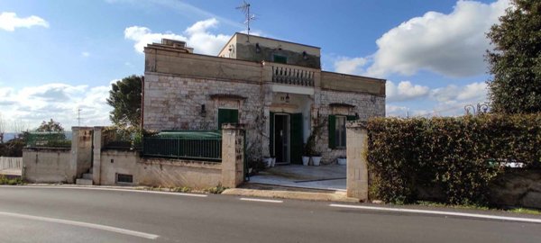 casa indipendente in vendita a Fasano