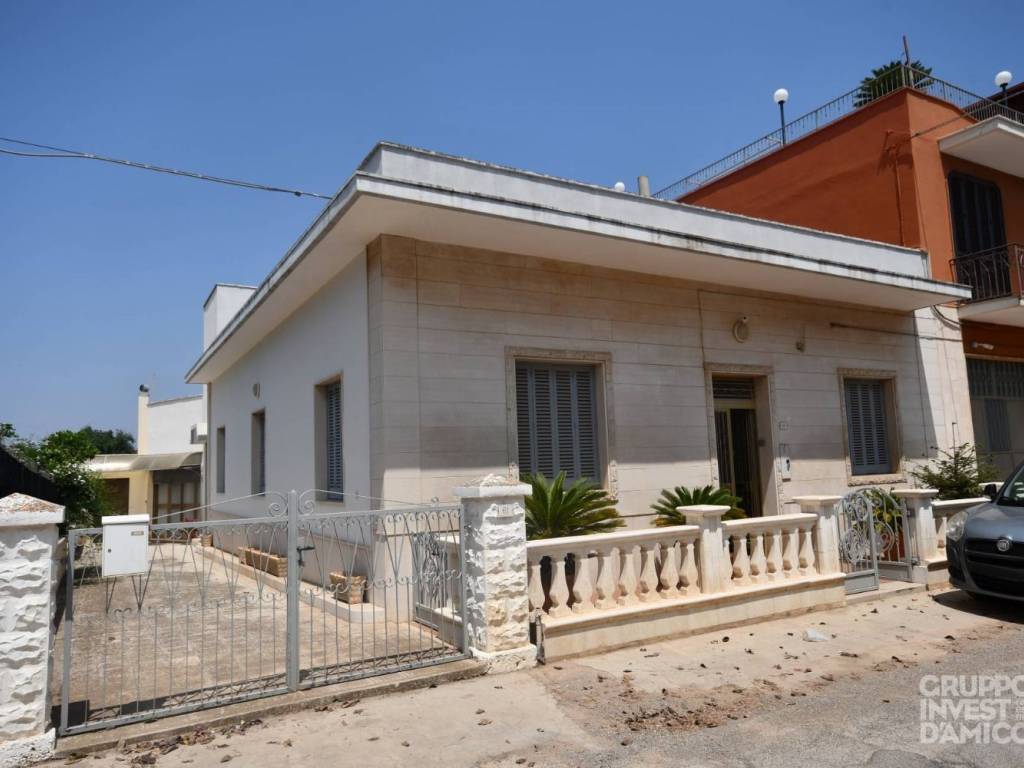 casa indipendente in vendita a Fasano in zona Montalbano