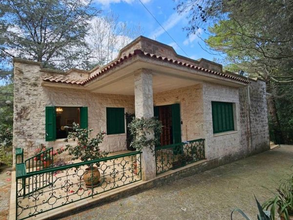 casa indipendente in vendita a Fasano in zona Laureto