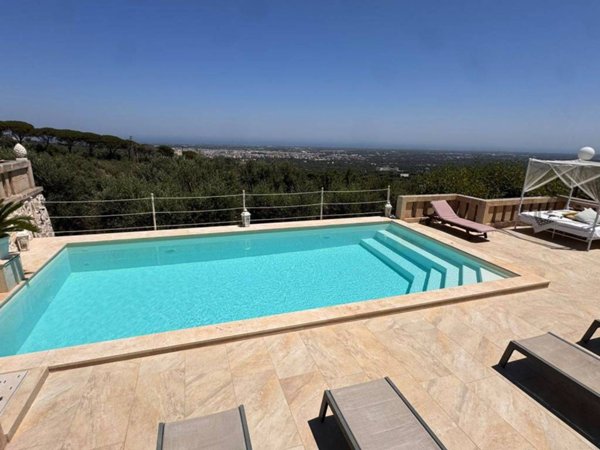 casa indipendente in vendita a Fasano