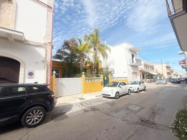 casa indipendente in vendita a Fasano in zona Montalbano