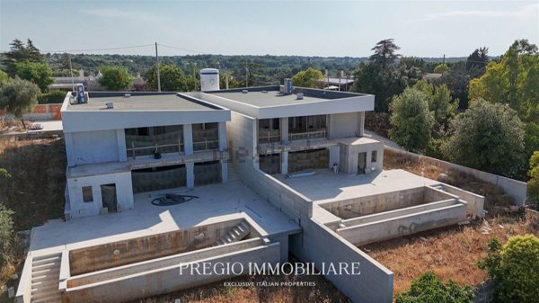 casa indipendente in vendita a Fasano