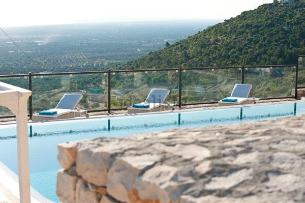 casa indipendente in vendita a Fasano