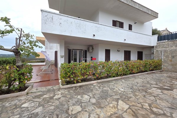 casa indipendente in vendita a Fasano in zona Canale di Pirro