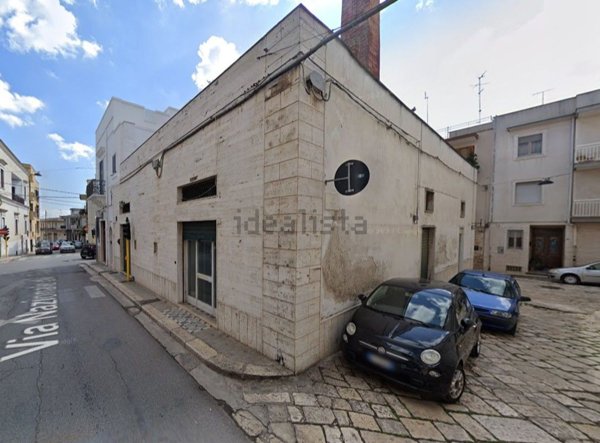locale commerciale in vendita a Fasano