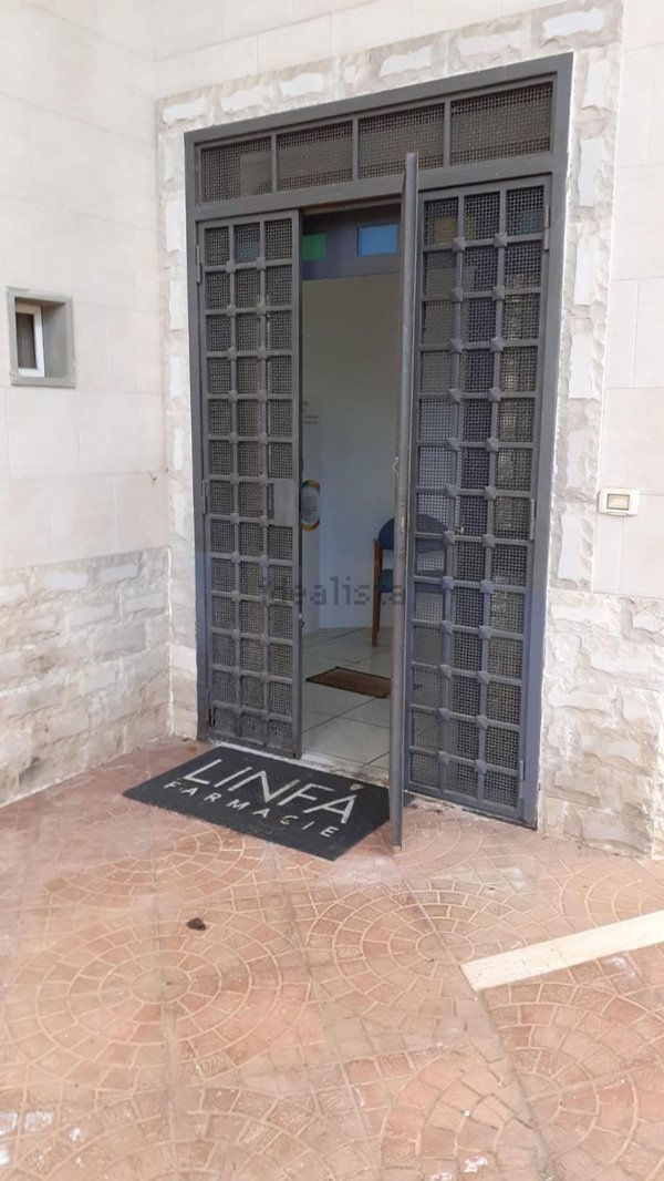 locale commerciale in vendita a Fasano