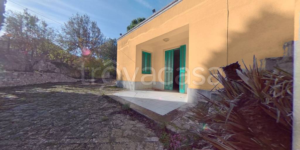 casa indipendente in vendita a Fasano in zona Canale di Pirro