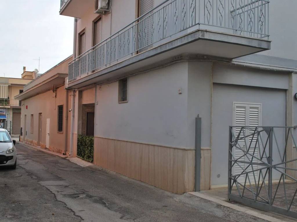 casa indipendente in vendita a Fasano in zona Pezze di Greco