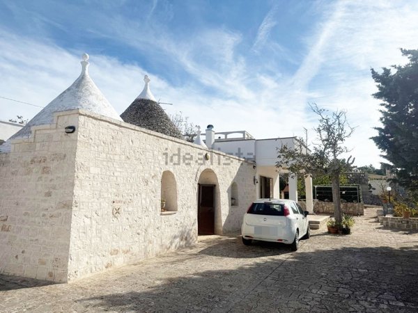 casa indipendente in vendita a Fasano in zona Canale di Pirro
