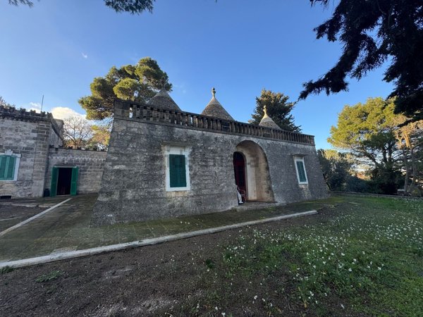 pentavano in vendita a Fasano in zona Laureto