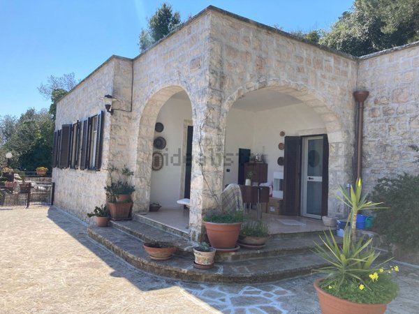 casa indipendente in vendita a Fasano
