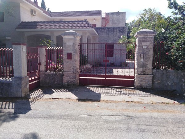 casa indipendente in vendita a Fasano